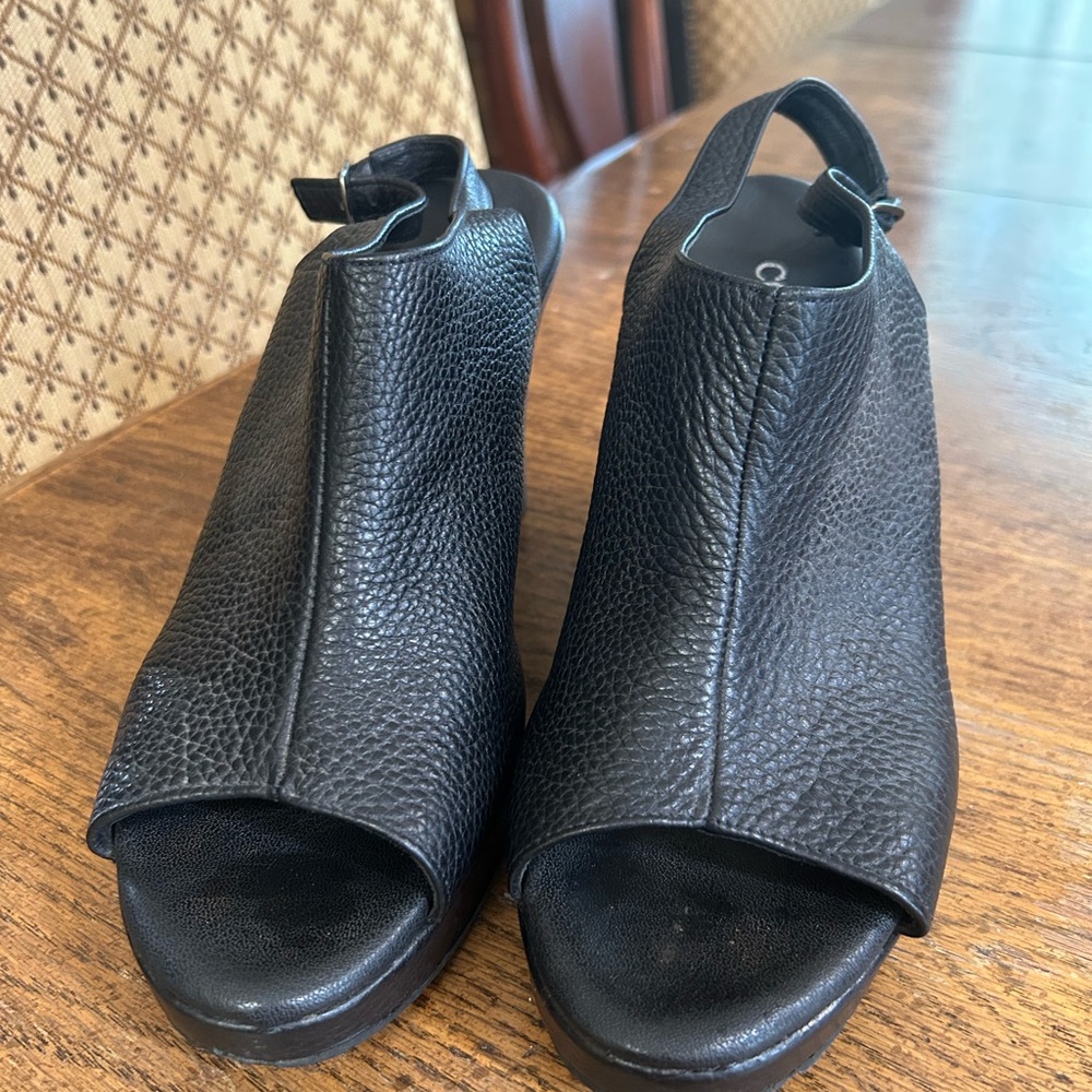 Cordani Wellesley Black Textured Leather Peep-Toe Slingback Wedge Mules